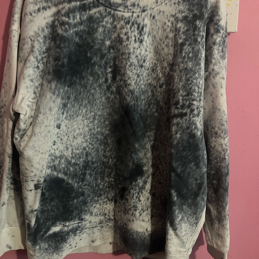 Lululemon Athletica Crewneck Sweater with Artistic Gradient
